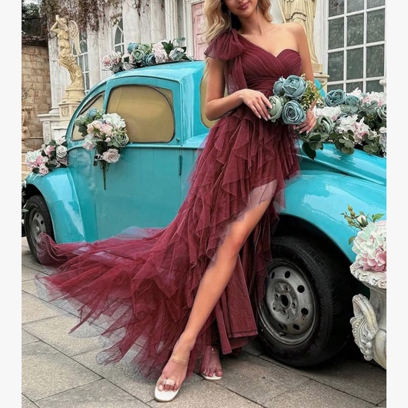 Dresses & Skirts - Elegant Burgundy wedding Dress